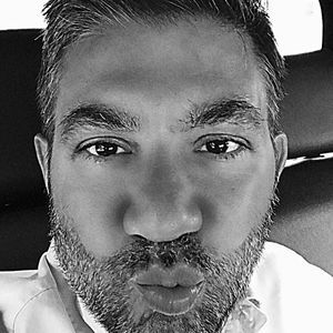 Meet your Posher, Manolis